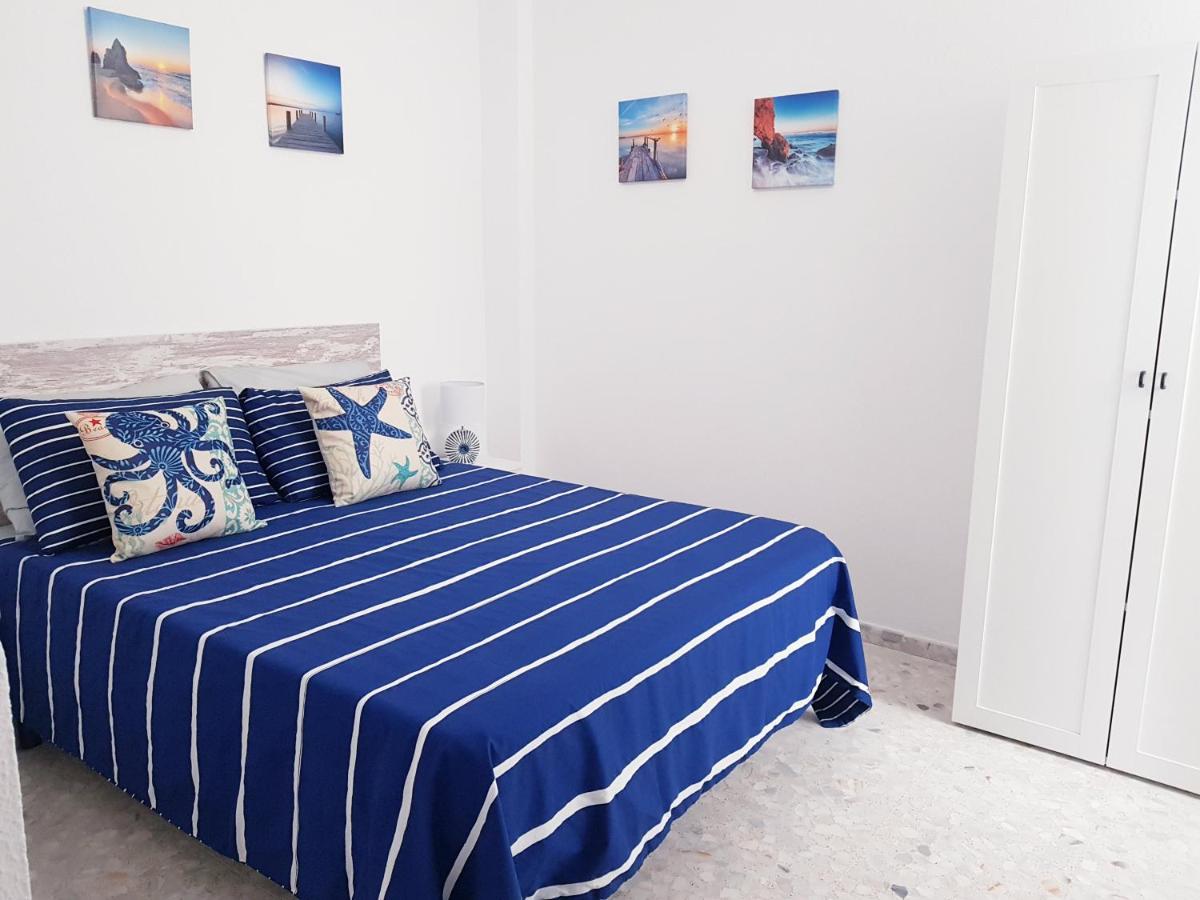 Apartamento nuevo y céntrico con Aire Acondicionado y Wifi -Solo familias o parejas- Conil De La Frontera Extérieur photo