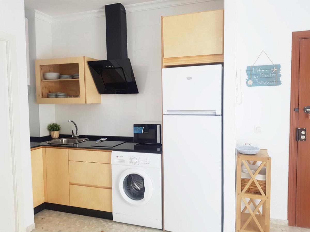 Apartamento nuevo y céntrico con Aire Acondicionado y Wifi -Solo familias o parejas- Conil De La Frontera Extérieur photo
