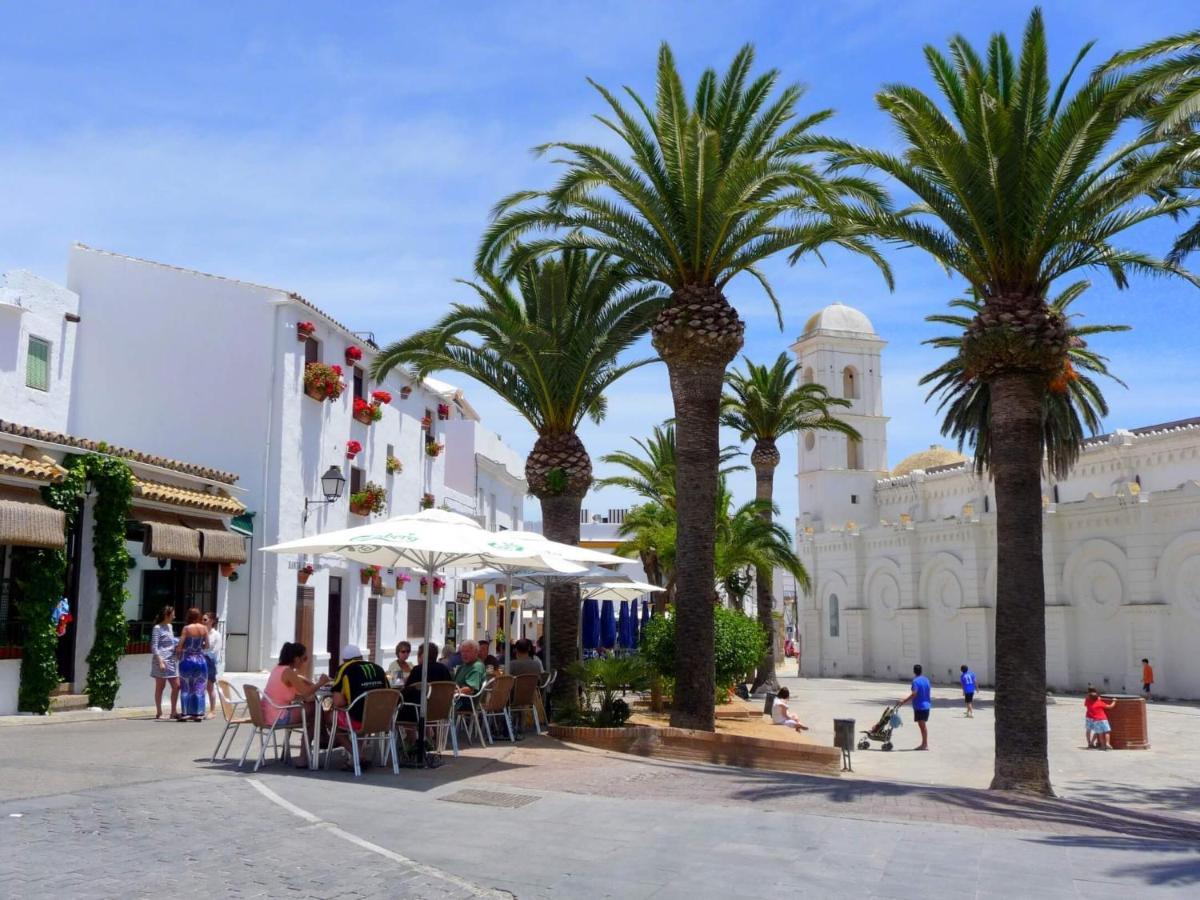 Apartamento nuevo y céntrico con Aire Acondicionado y Wifi -Solo familias o parejas- Conil De La Frontera Extérieur photo