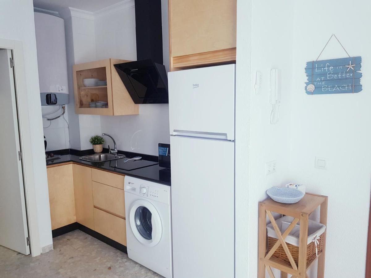 Apartamento nuevo y céntrico con Aire Acondicionado y Wifi -Solo familias o parejas- Conil De La Frontera Extérieur photo