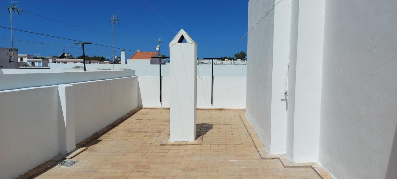 Apartamento nuevo y céntrico con Aire Acondicionado y Wifi -Solo familias o parejas- Conil De La Frontera Extérieur photo