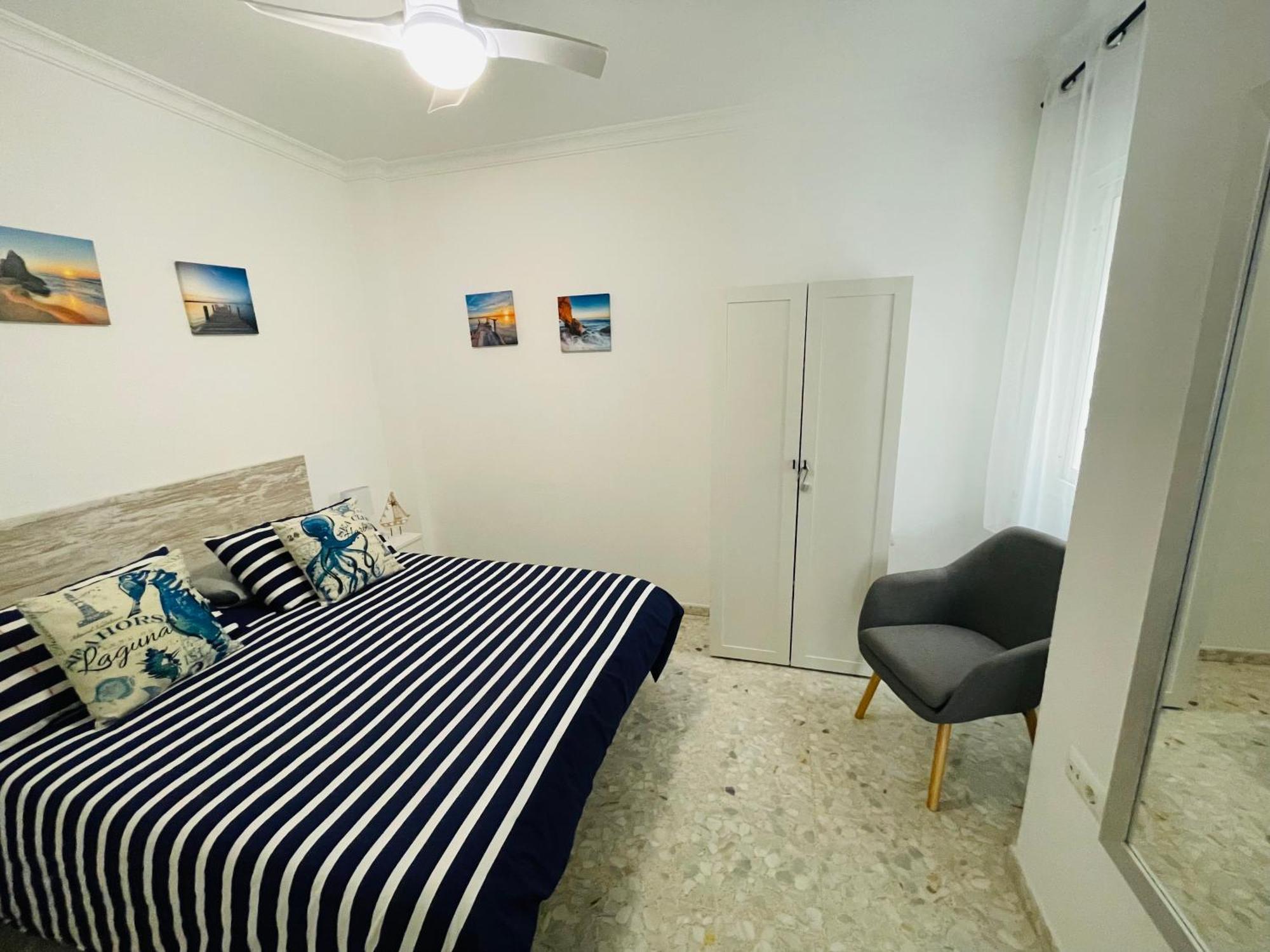 Apartamento nuevo y céntrico con Aire Acondicionado y Wifi -Solo familias o parejas- Conil De La Frontera Extérieur photo
