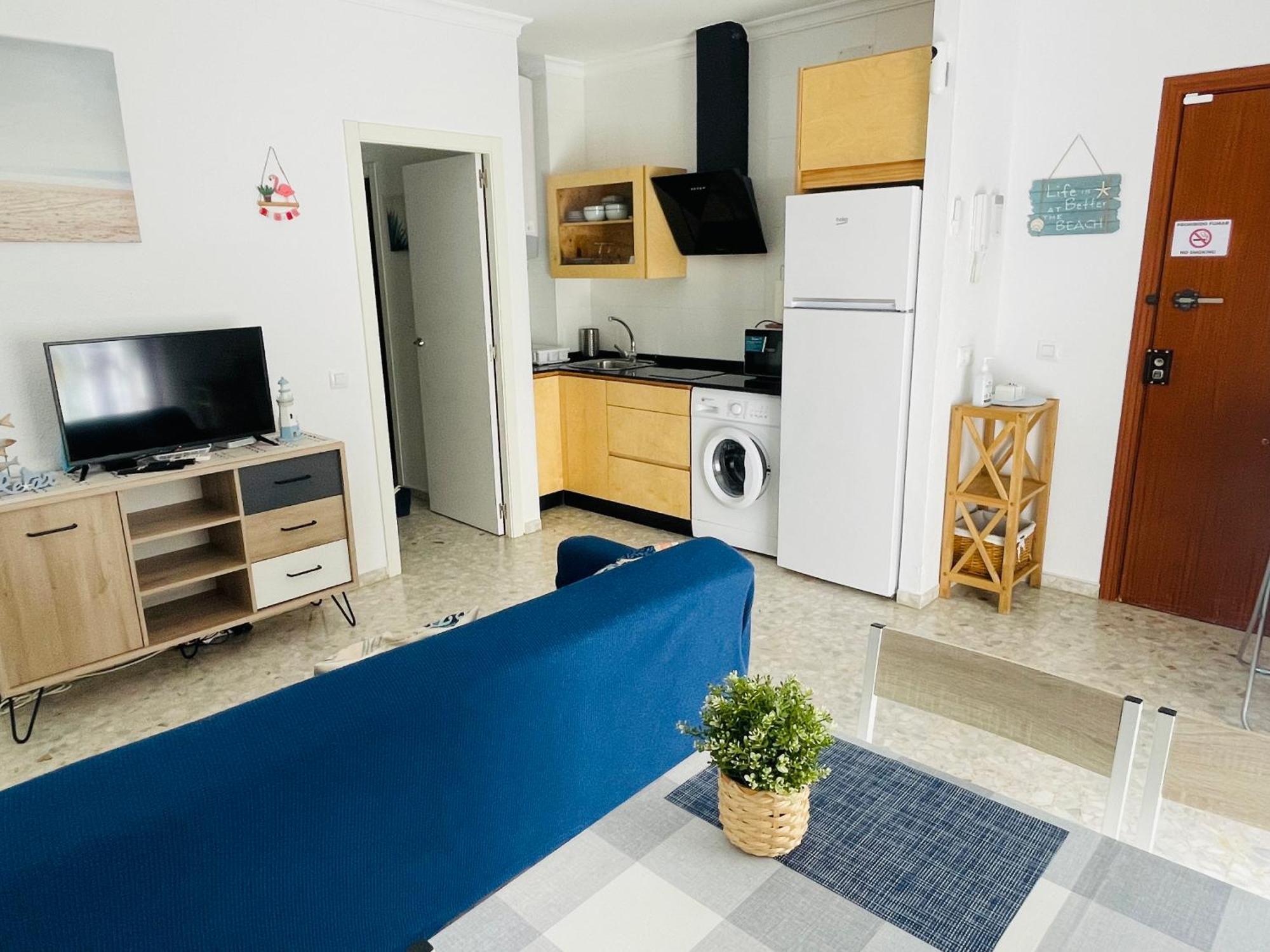 Apartamento nuevo y céntrico con Aire Acondicionado y Wifi -Solo familias o parejas- Conil De La Frontera Extérieur photo