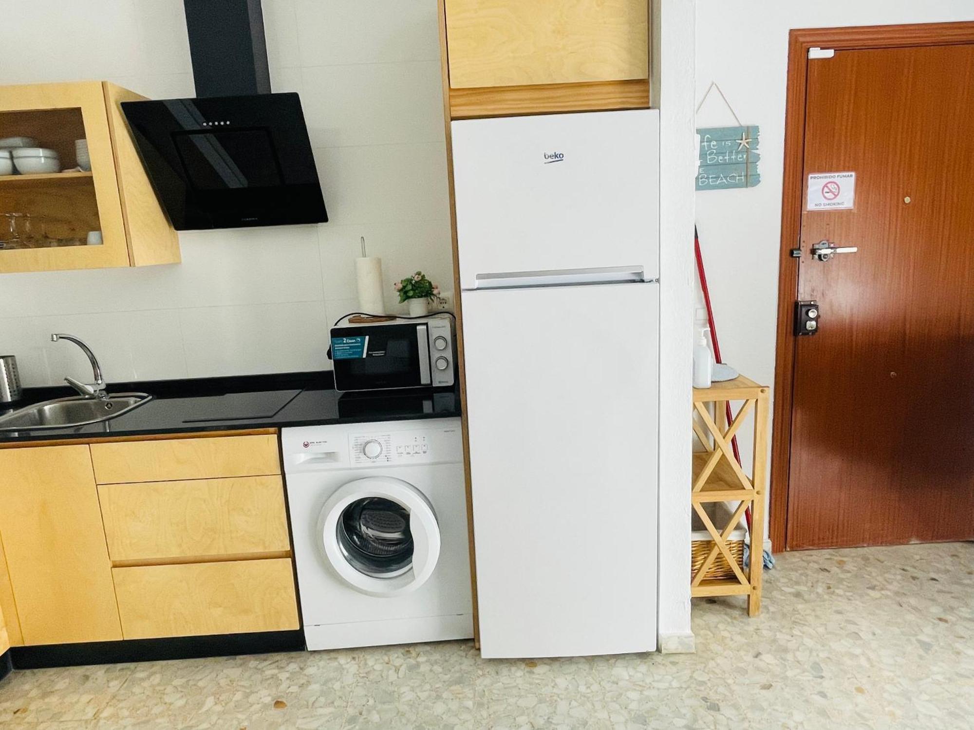Apartamento nuevo y céntrico con Aire Acondicionado y Wifi -Solo familias o parejas- Conil De La Frontera Extérieur photo